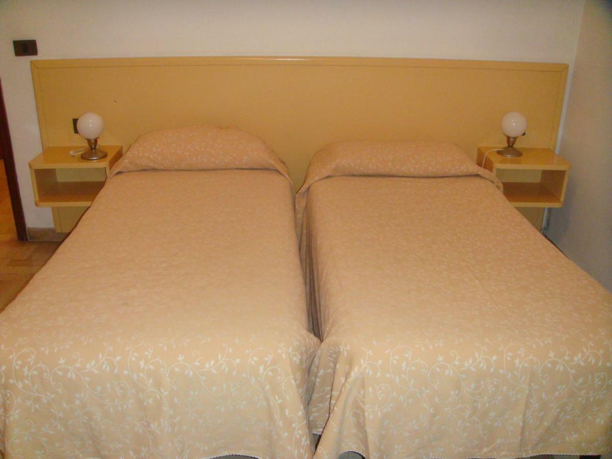 أنكونا Residence Executive الغرفة الصورة