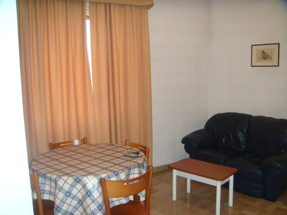 أنكونا Residence Executive الغرفة الصورة