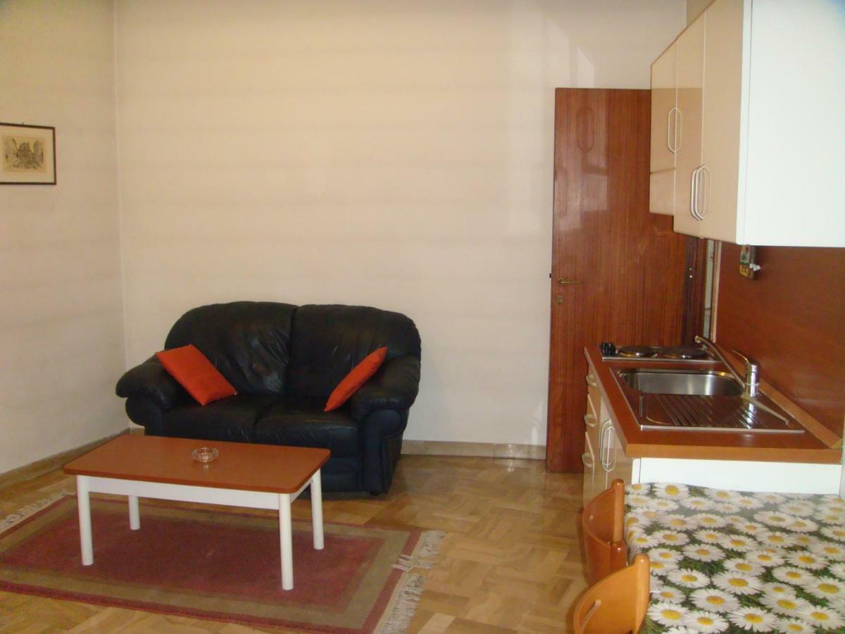 أنكونا Residence Executive الغرفة الصورة