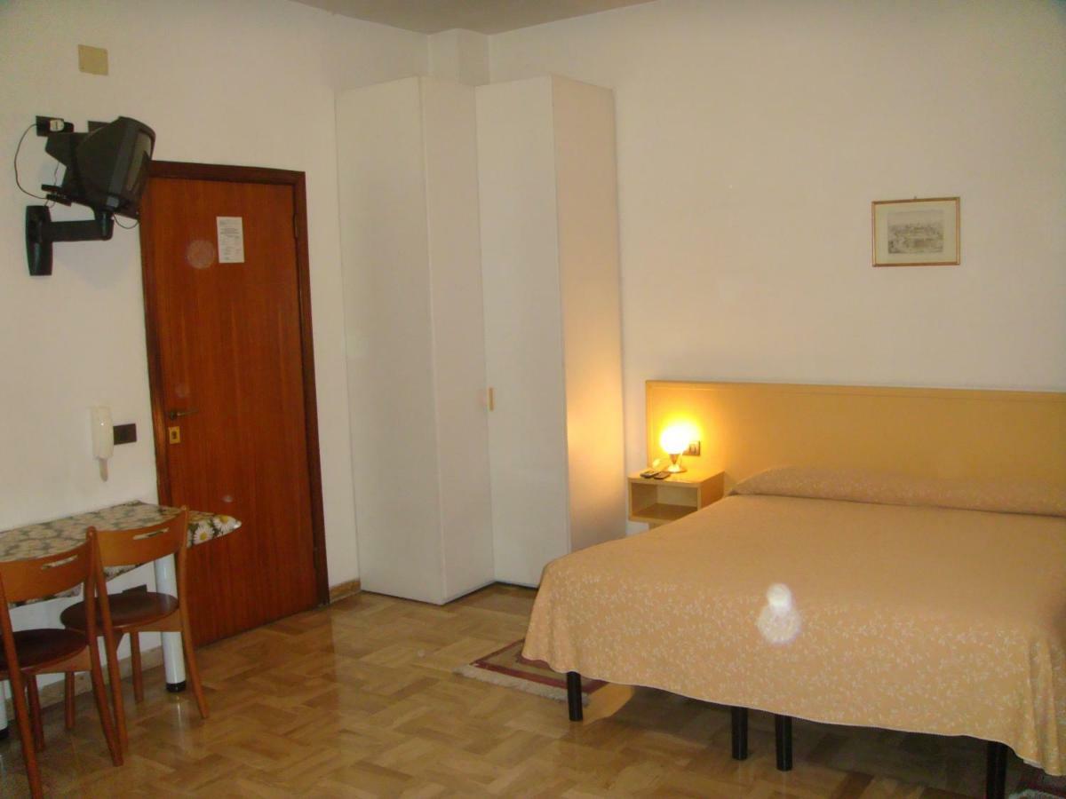أنكونا Residence Executive الغرفة الصورة