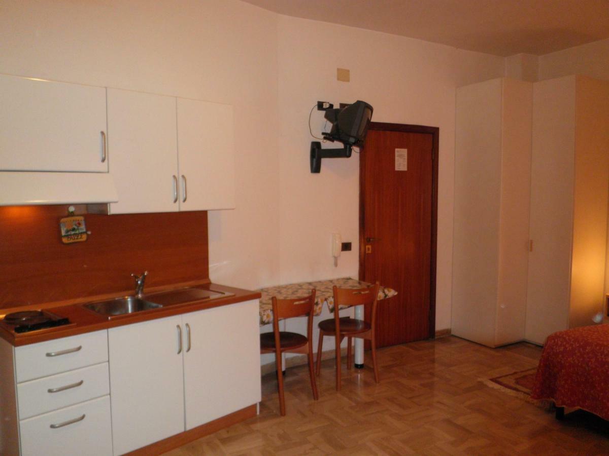 أنكونا Residence Executive الغرفة الصورة